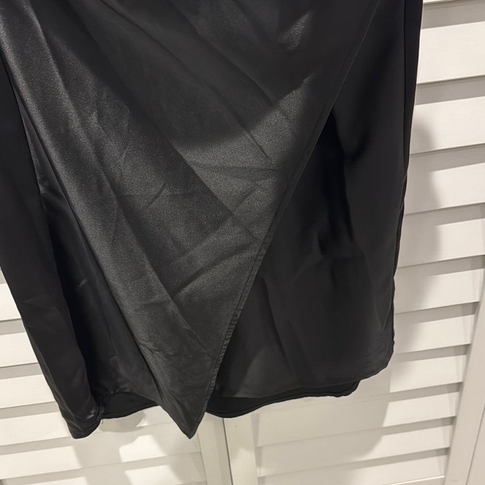 Aqua Black Oversized Satin Sleeveless Wrap Midi Dress with Notched Collar - Picture 5 of 10